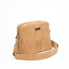 Cork shoulder bag with zipper closure - Natural