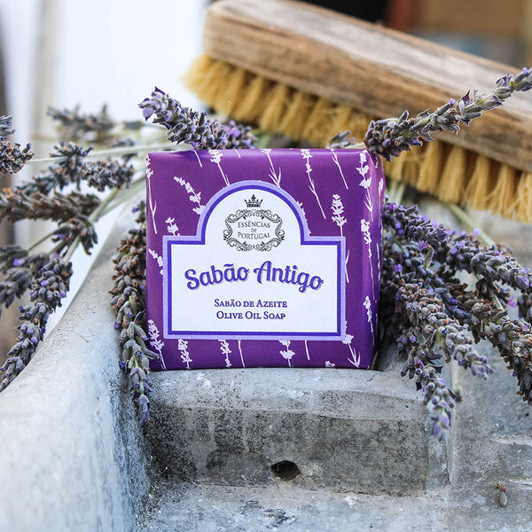 Sabão de Azeite e Alfazema 200GR (Padrão Floral Roxo)